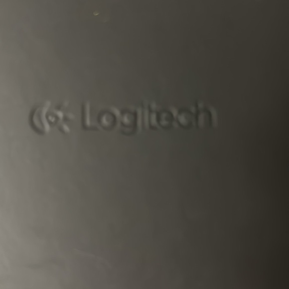 Logitech keyboard. Excellent condition. - Picture 4 of 4